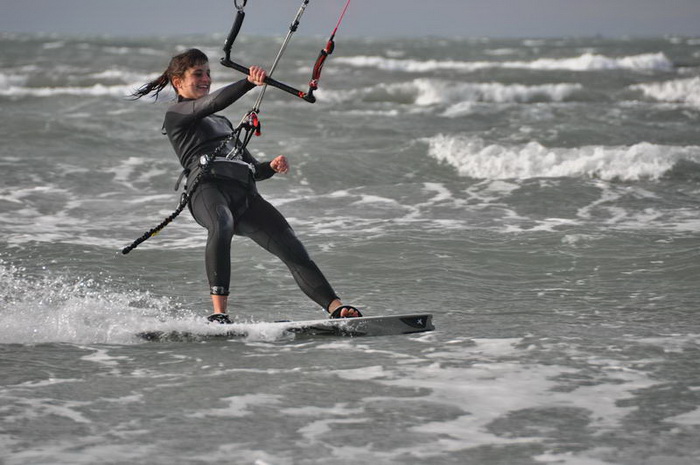 Stagiaire kitesurf vagues Beauduc